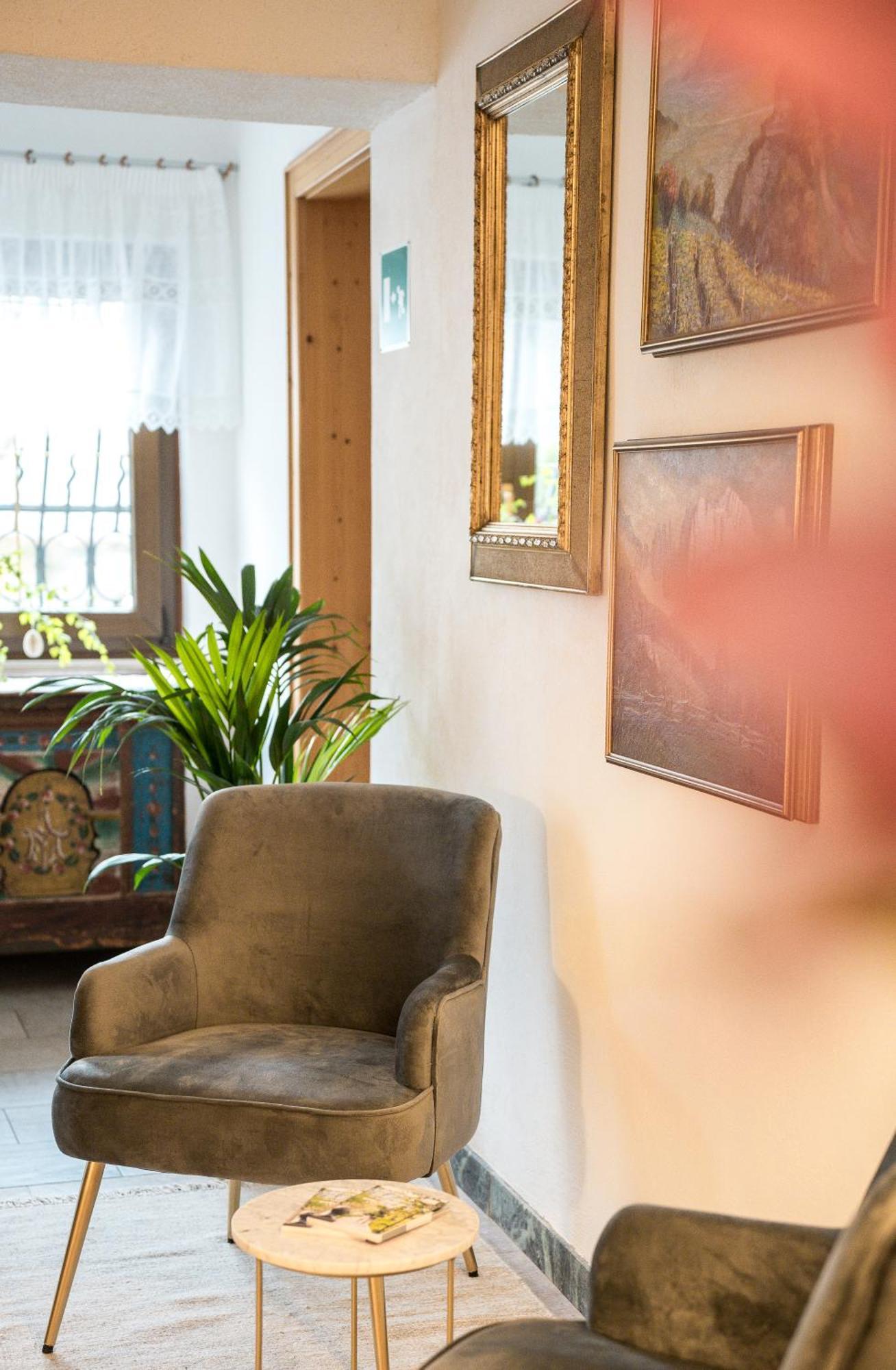 Garni Hotel Walburg Tirolo Extérieur photo